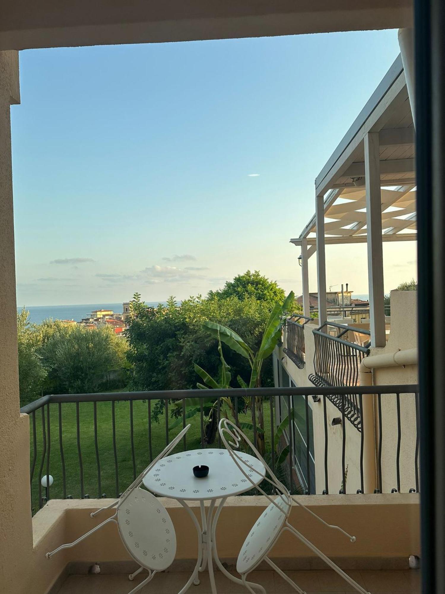 America Hotel 4*