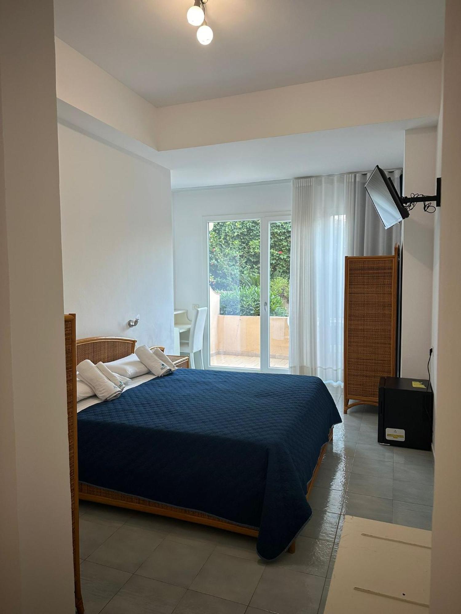 America Hotel 4*